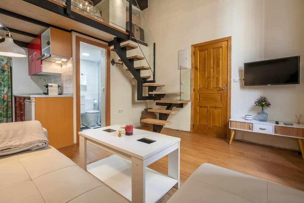 إشبيلية Monkeys Apartments El Arenal Santas Patronas المظهر الخارجي الصورة