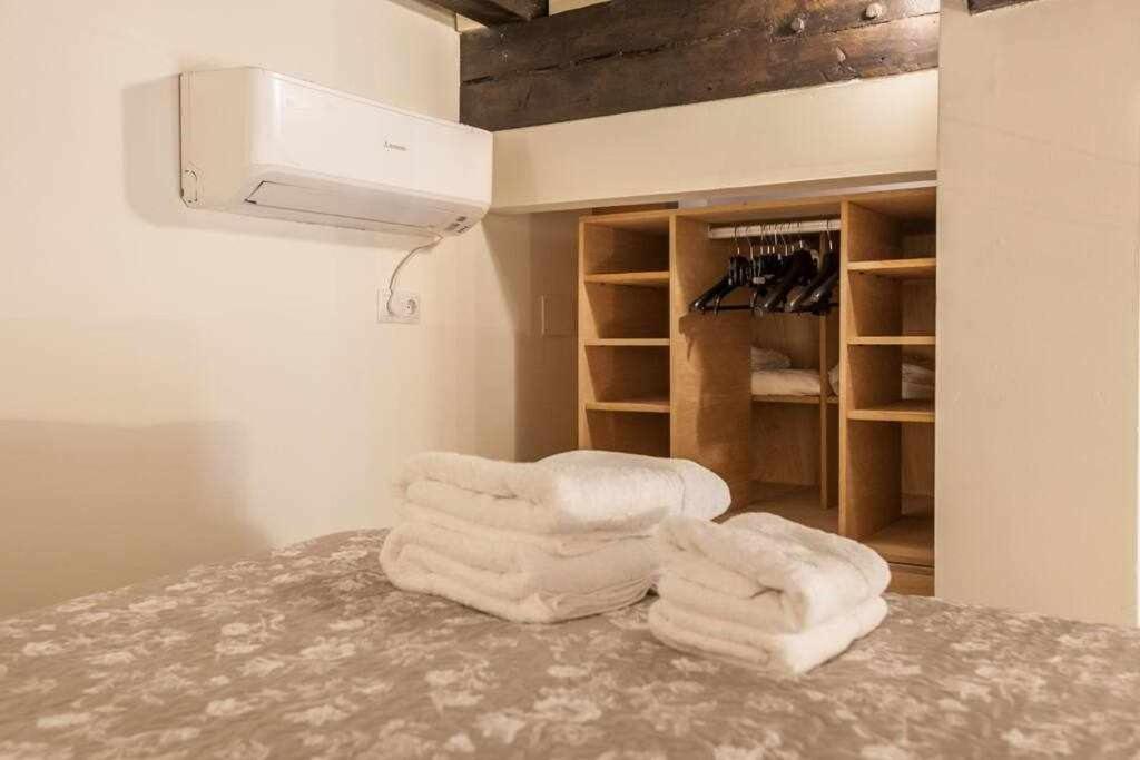 إشبيلية Monkeys Apartments El Arenal Santas Patronas المظهر الخارجي الصورة